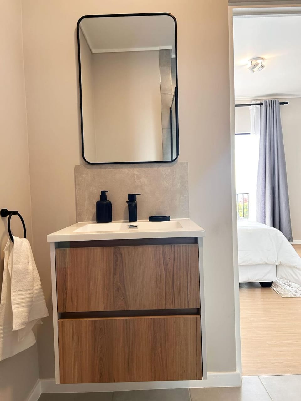 Yang Suite B - Modern Studio Apartment Apartment in Sandton