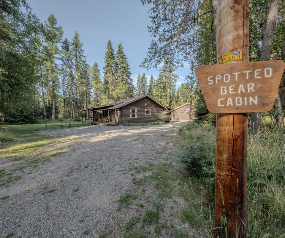 Spotted Bear Cabin - For 6 Cabin in Idaho