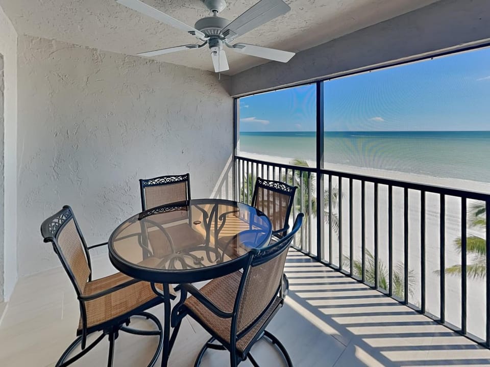 Seaside 505 Apartment in Estero Island