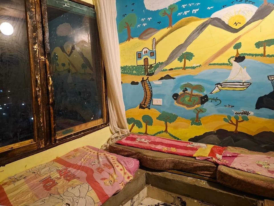 Bed, Photo of the whole room, Decorative detail