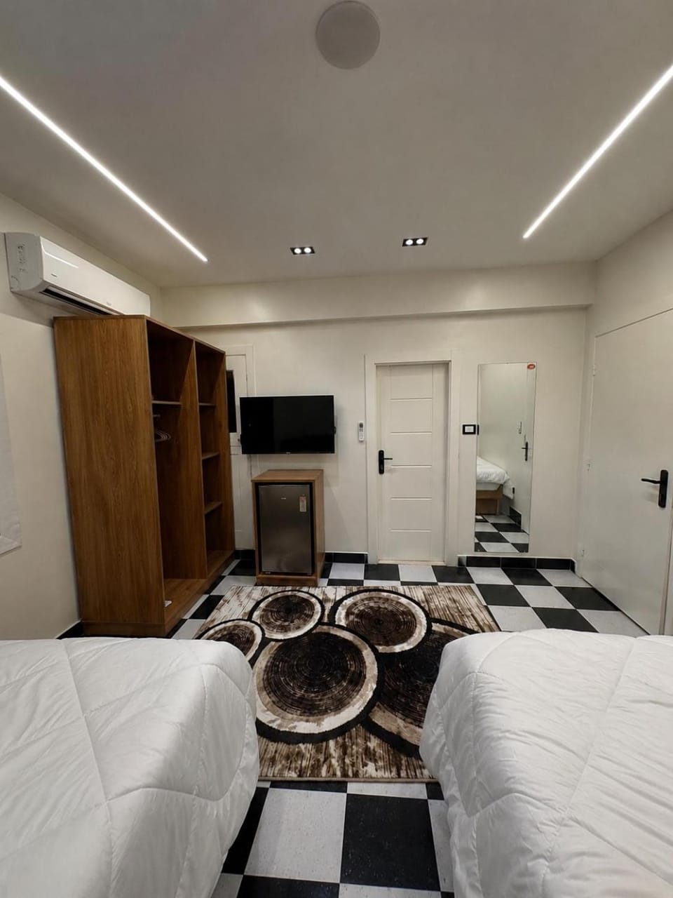 Bed, TV and multimedia, Photo of the whole room