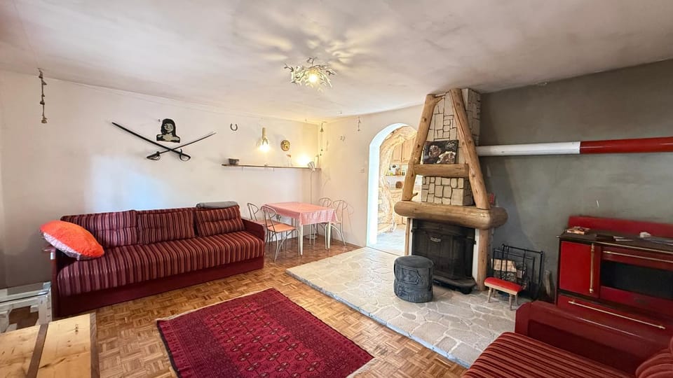 Living room, fireplace