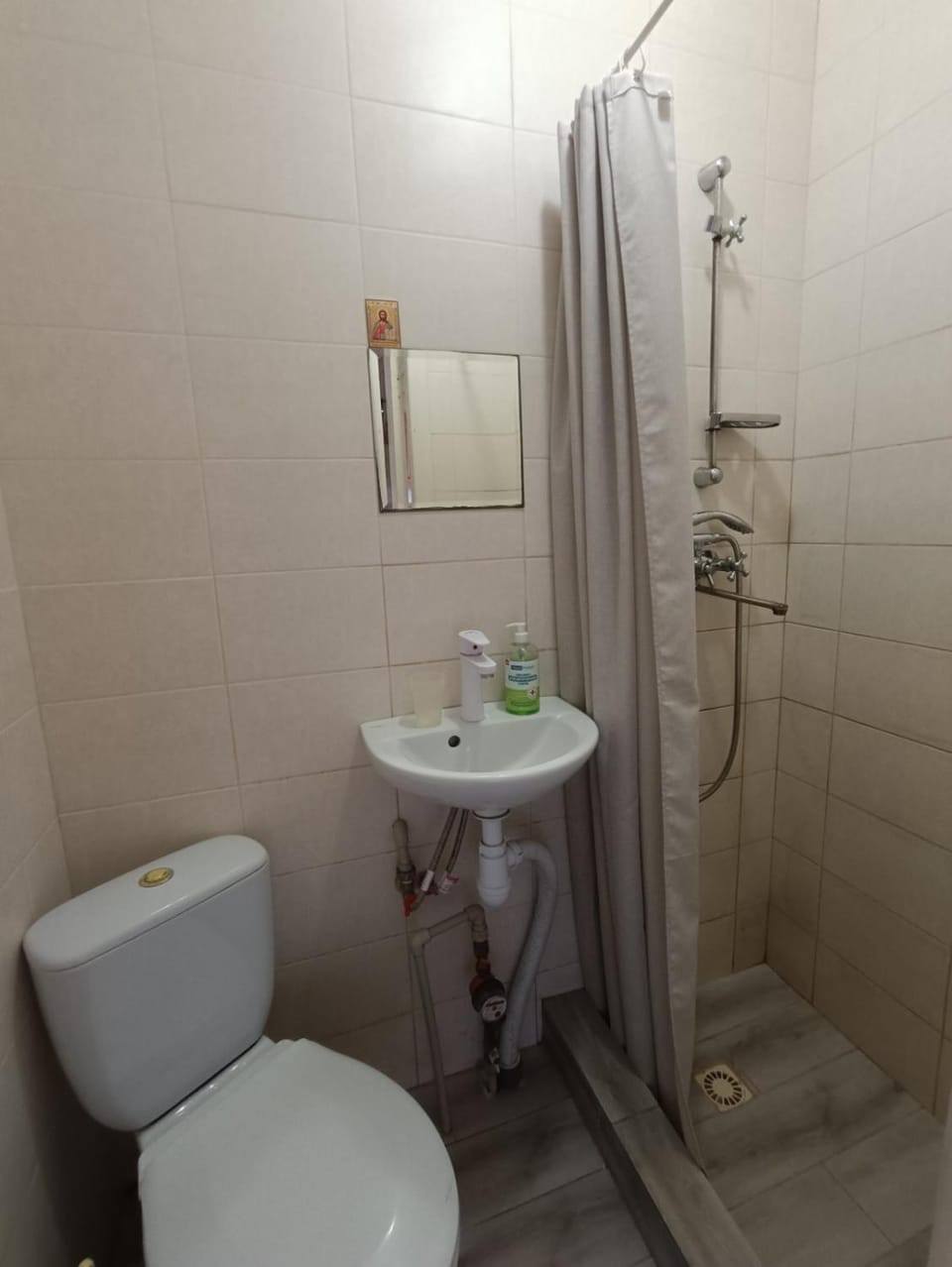 Shower, Toilet