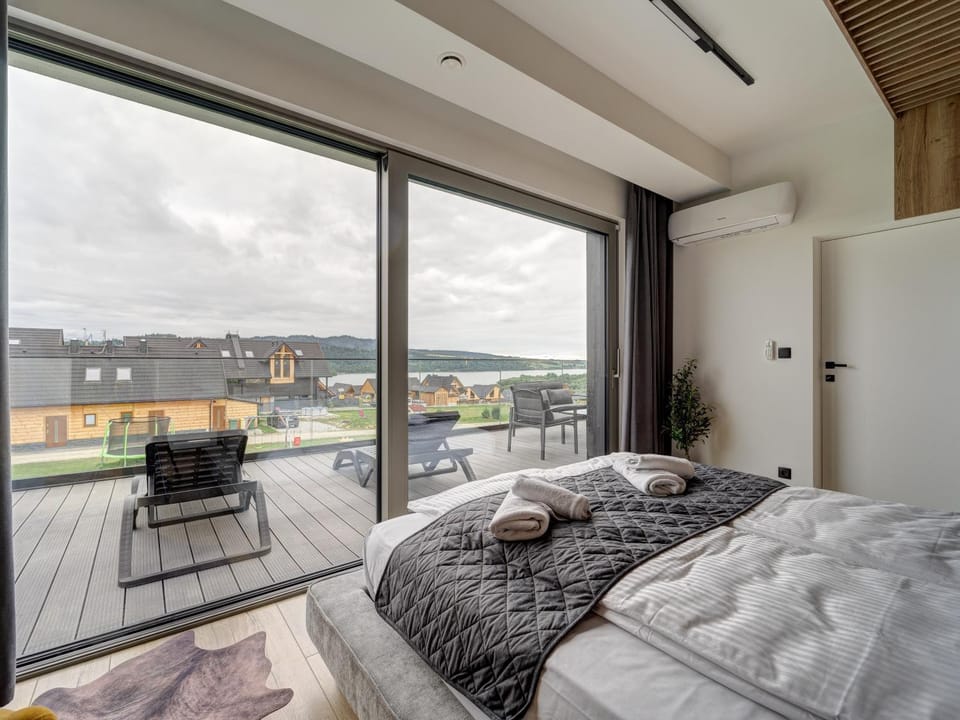 Bed, View (from property/room), Balcony/Terrace, Bedroom