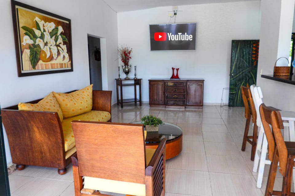 Communal lounge/ TV room, TV and multimedia, Living room