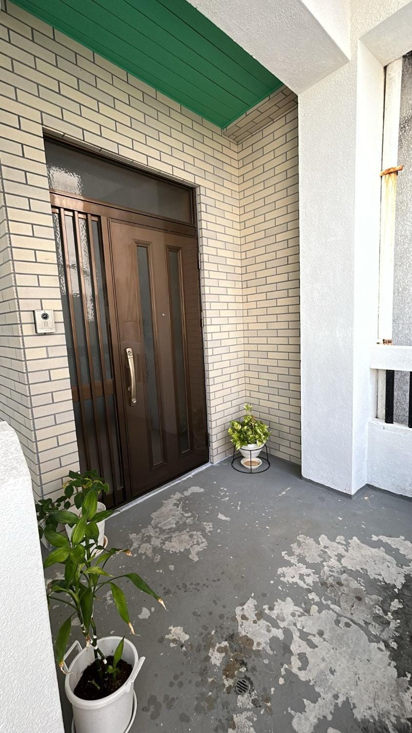 Property building, Facade/entrance