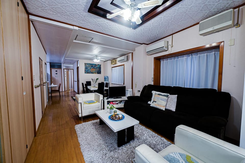 TV and multimedia, Living room, Evening entertainment