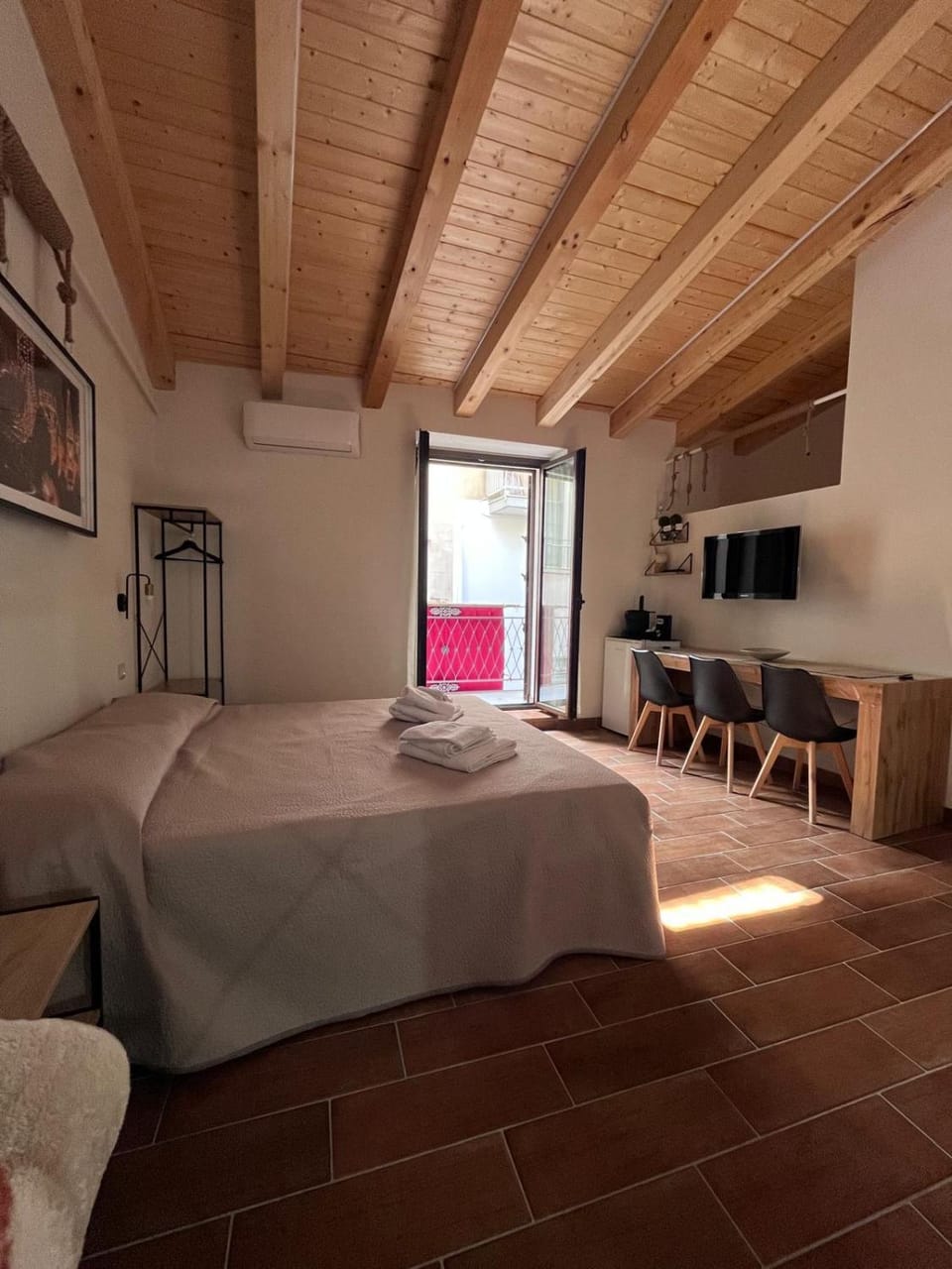 TV and multimedia, Living room, air conditioner