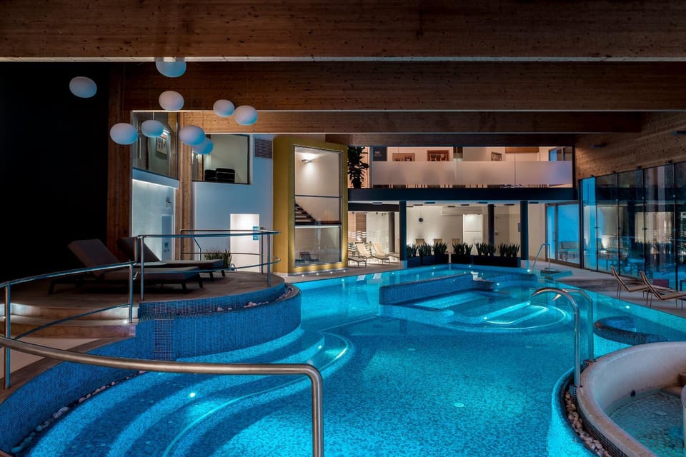 Hot Tub, Pool view, Swimming pool, Swimming pool