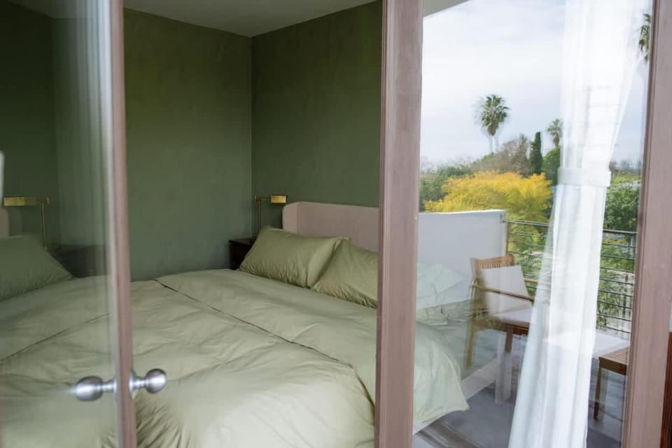 Cozy Charm in West Hollywood Bed and Breakfast in West Hollywood