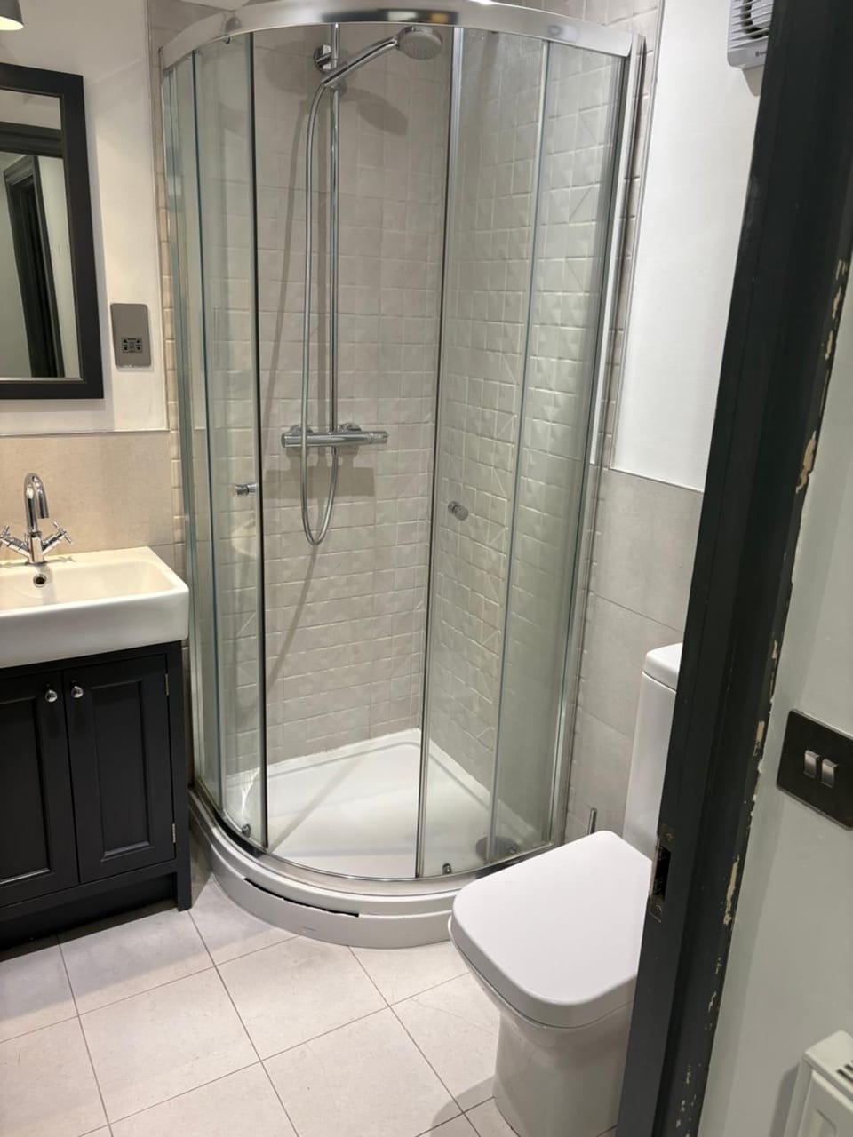 2 Bed Deluxe Apartment, City Centre, Allocated Parking, Fast WiFi by Opulent Stays Apartment in Derby