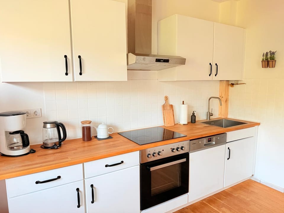 Coffee/tea facilities, Kitchen or kitchenette, dishwasher, pet friendly, stove, toaster