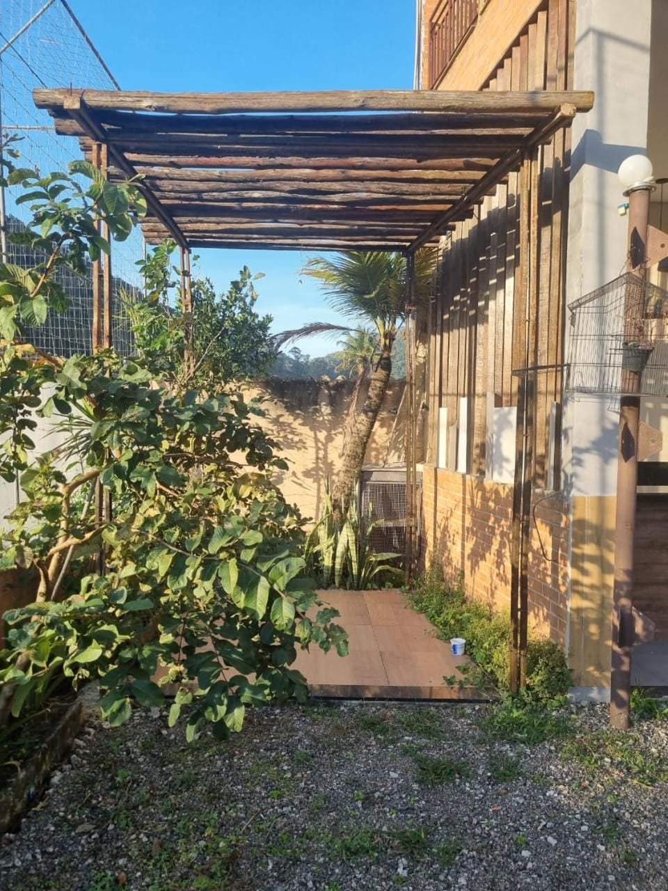 Hospedagem meu quintal Bed and Breakfast in Niterói
