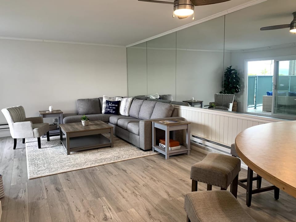 Waterfront 104 House in Oxnard