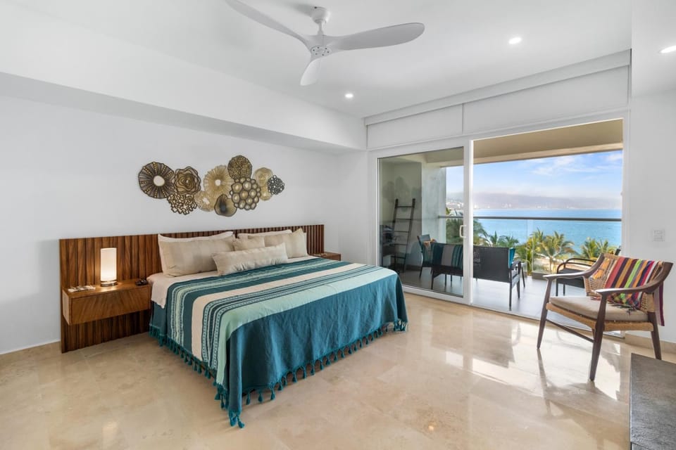 Dream Terrace: Frontal Ocean View and Sunsets House in Puerto Vallarta