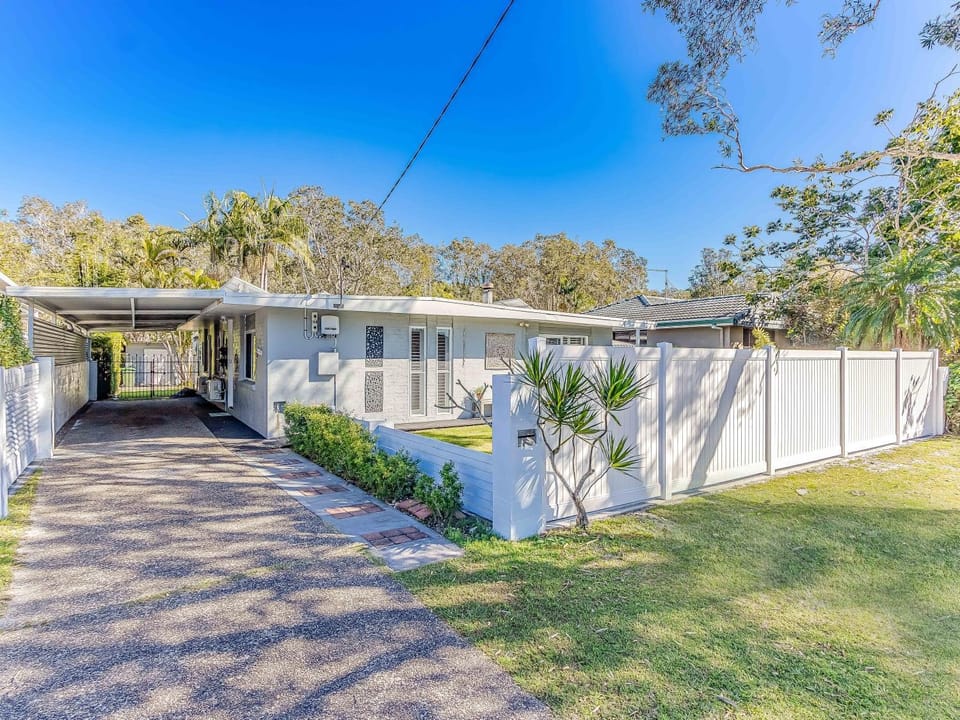 Property building, Spring, Garden