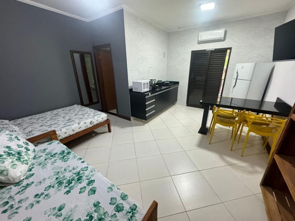 Bed, TV and multimedia, Kitchen or kitchenette, Photo of the whole room, Seating area, Bedroom