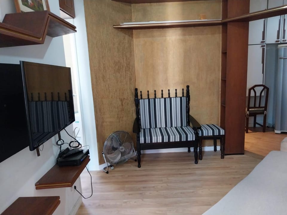 Apto completo com garagem pertinho da Paulista Apartment in Sao Paulo City