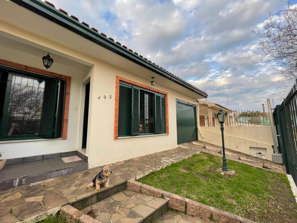 Property building, Pets