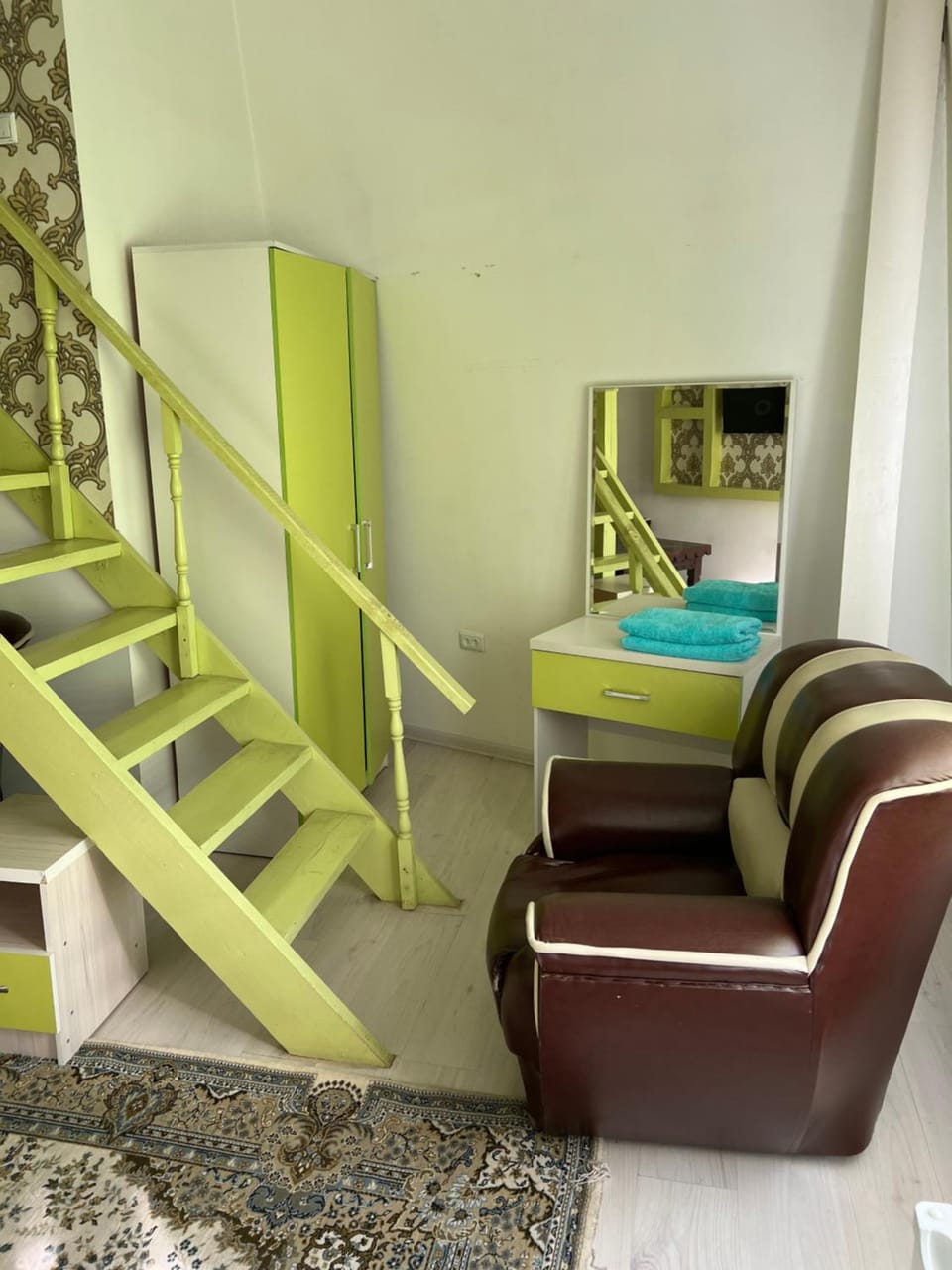 Living room, Photo of the whole room
