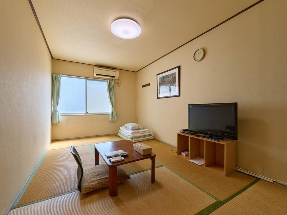 TV and multimedia, air conditioner
