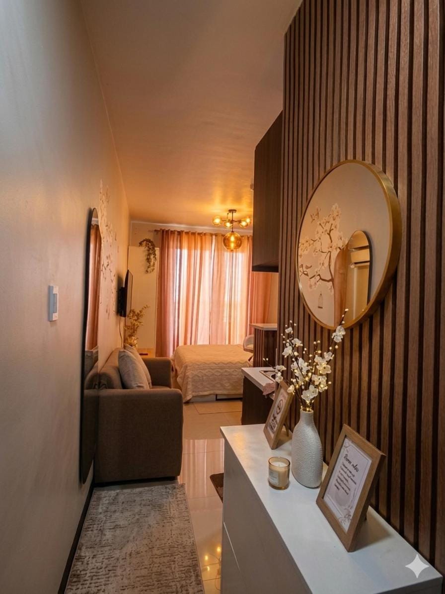 Studio w pool & balcony, city & mountain view Mactan airport Apartment in Lapu-Lapu City