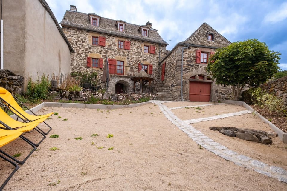 Ensemble maison et grange House in Auvergne-Rhône-Alpes
