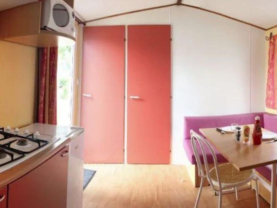 Mobil home avec terrasse pour 4 personnes - API-1-52-656 Campground/ 
RV Resort in Pays de la Loire