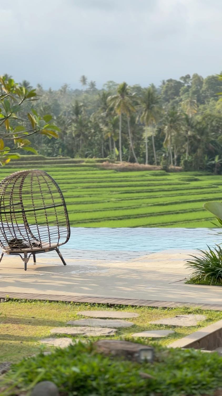 Property building, Nearby landmark, Day, Natural landscape, Swimming pool