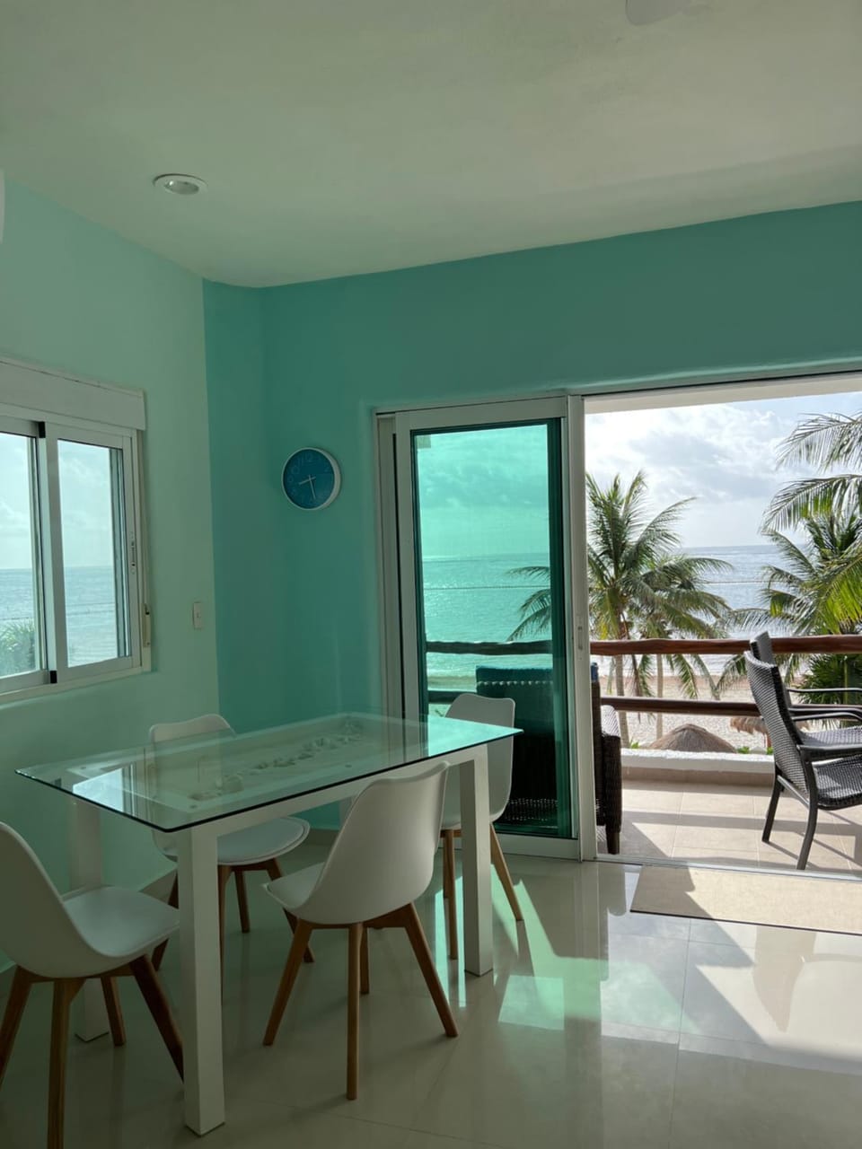 View (from property/room), Seating area, Dining area