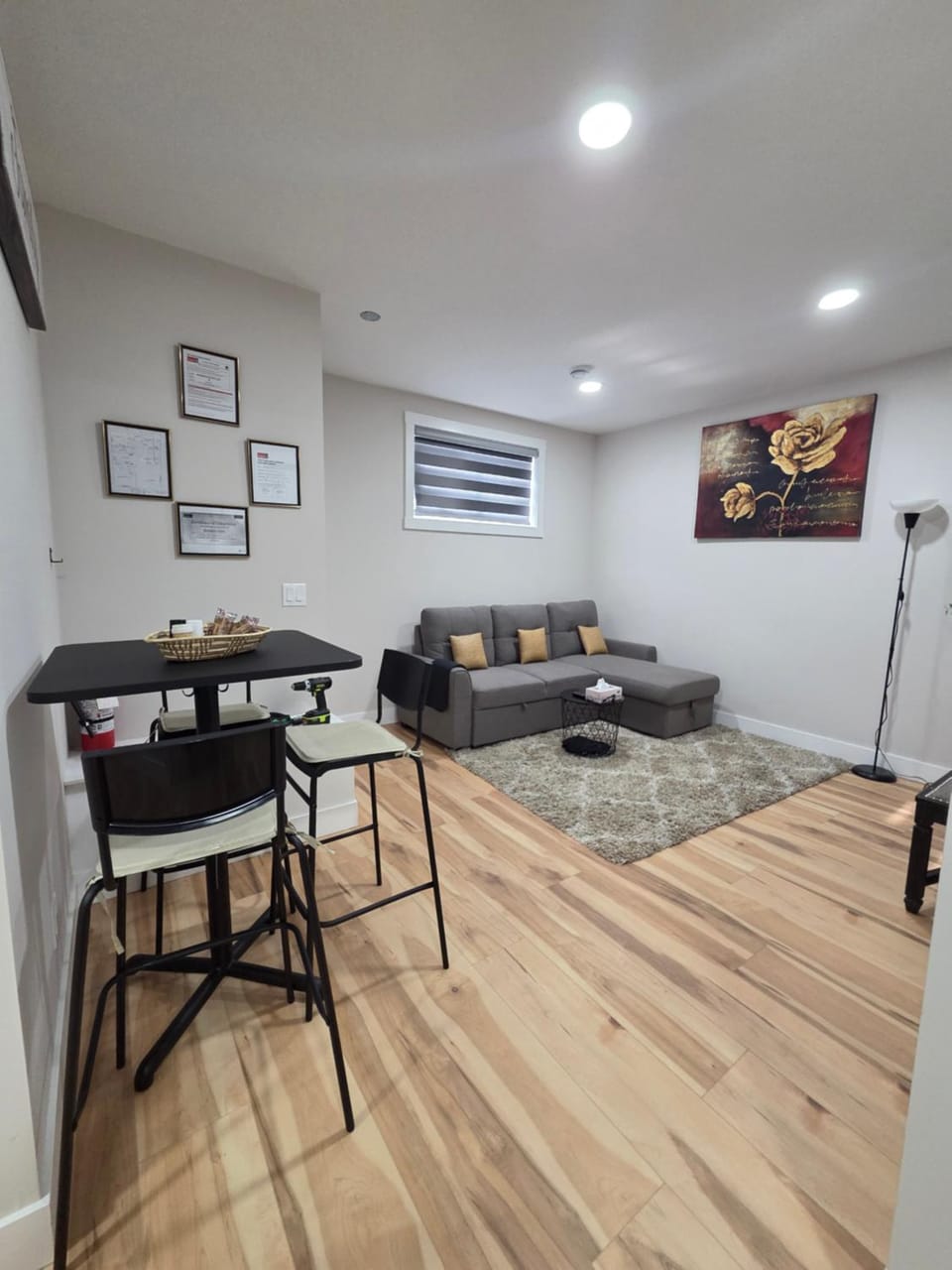 Little Heaven 2BR southwest Calgary House in Calgary