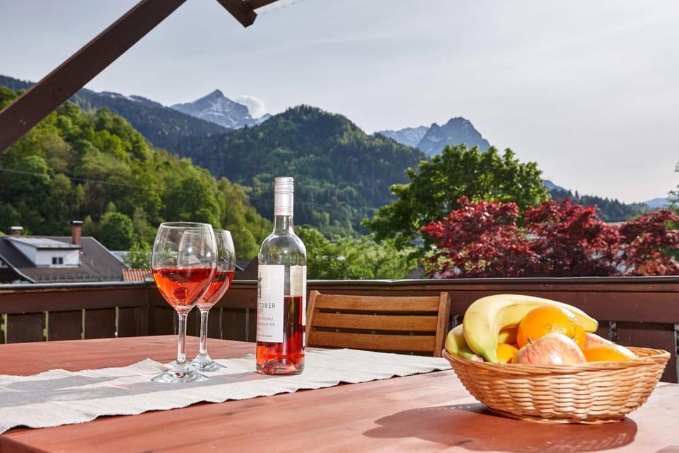 Balcony/Terrace, Balcony/Terrace, Mountain view