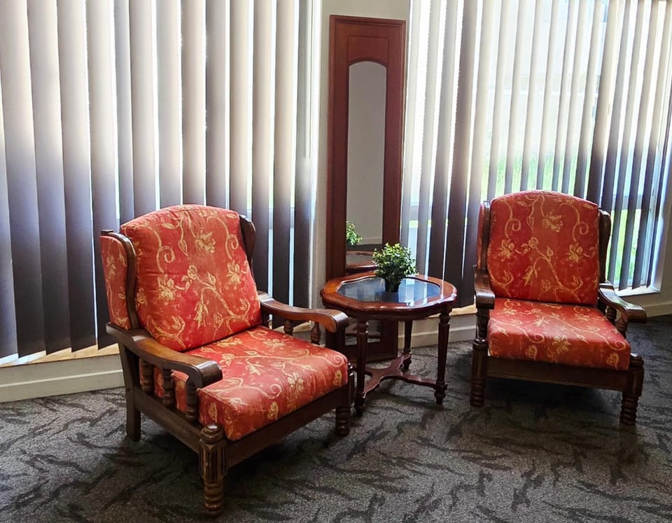 Seating area, Area and facilities, furniture