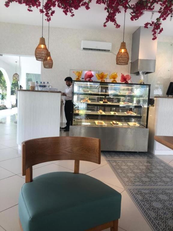 Santorini Blue Sapphire - Luxury 3BR Theme Park Resort Apartment - Negombo Apartment in Negombo
