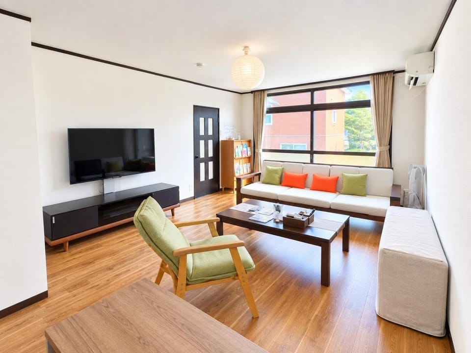 Living room, air conditioner