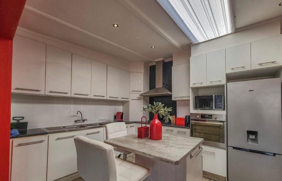 Sealax Cottage Fleurpark House in Cape Town