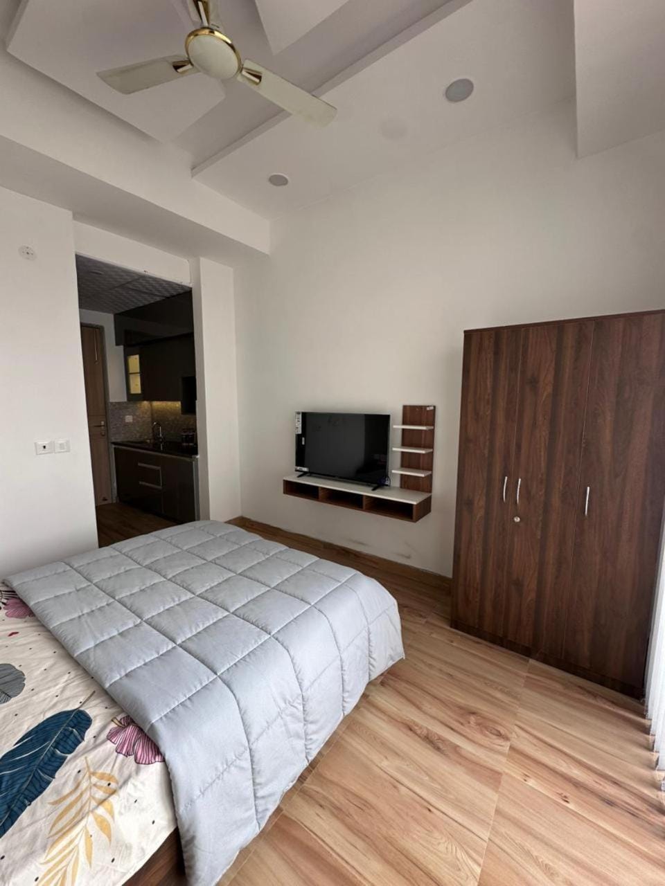 Moduluxe Studio, Near Metro & Expo Apartment in Uttar Pradesh