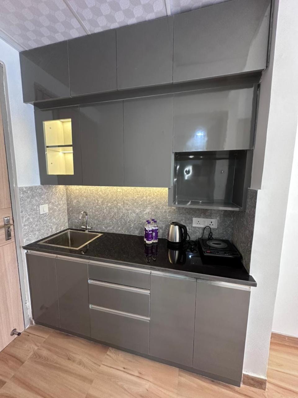 Moduluxe Studio, Near Metro & Expo Apartment in Uttar Pradesh