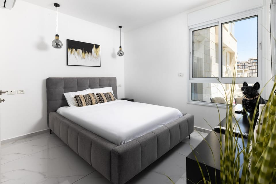Bed, View (from property/room), Photo of the whole room, Bedroom