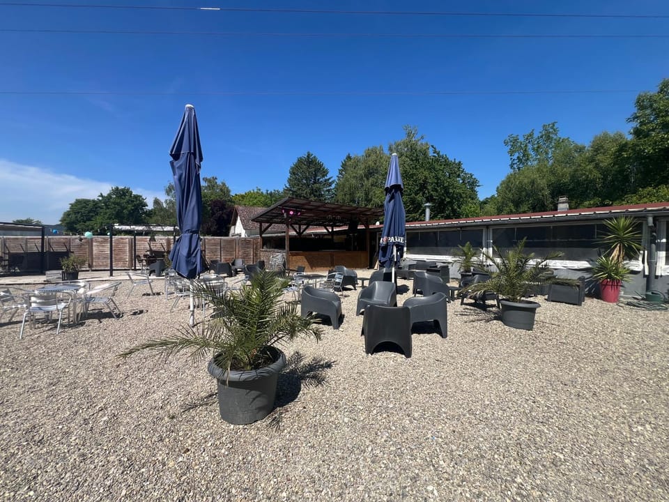 Patio, Restaurant/places to eat