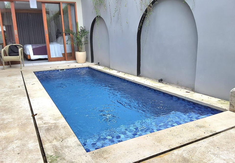 Property building, Pool view, Swimming pool