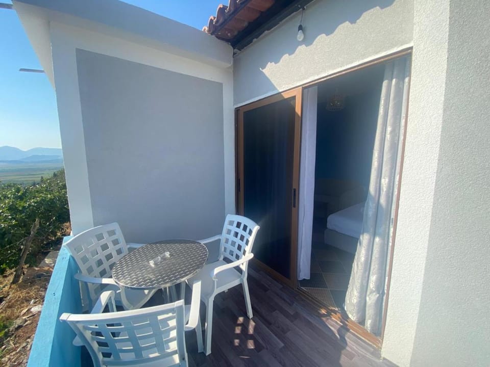 Balcony/Terrace, Dining area