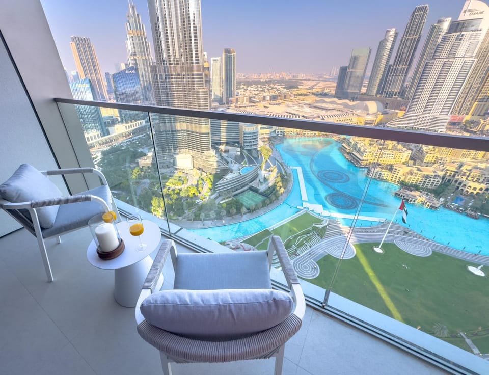 GRANDE RESIDENCES with a direct Burj Khalifa view and Private Fountain Show at 62nd floor with DXB AIRPORT VIP Shuttle option for 8 guests Apartment in Dubai