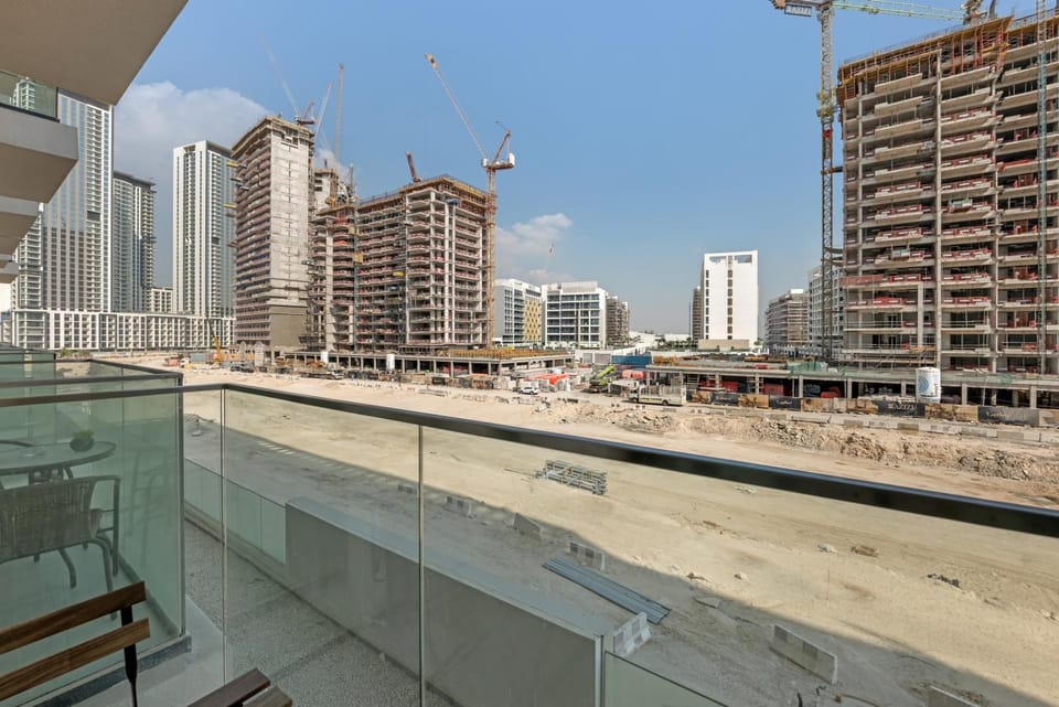 Cozy Luxe Studios in Meydan Apartment in Dubai