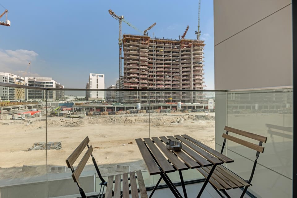 Cozy Luxe Studios in Meydan Apartment in Dubai