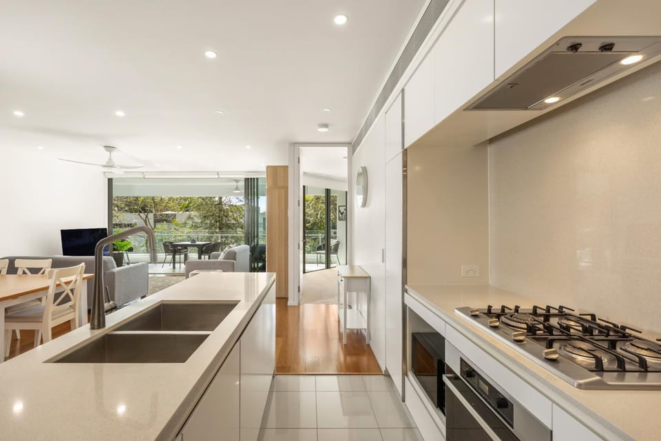 Riverside Lux 2Bed 2Bath Parking Apartment in Brisbane