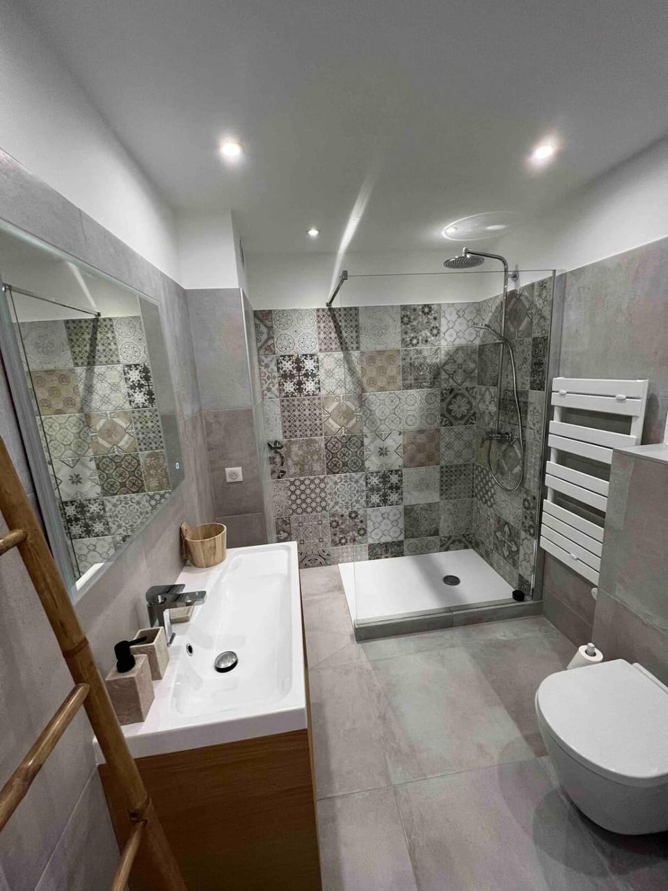 Shower, Toilet, Bathroom
