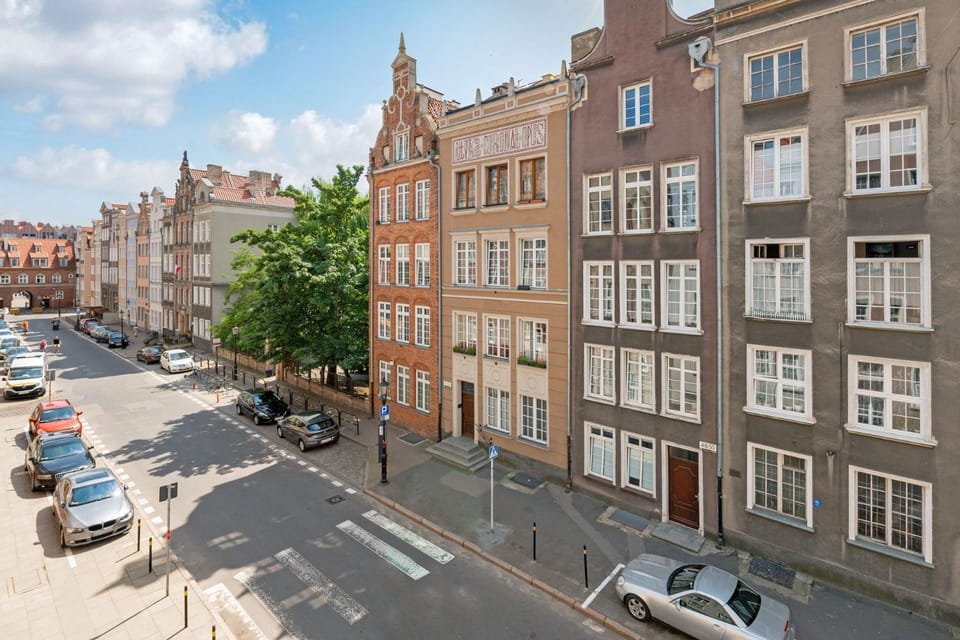 Day, Neighbourhood, Street view, Location