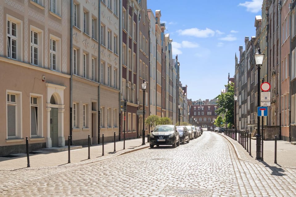 Day, Neighbourhood, City view, Street view, Location