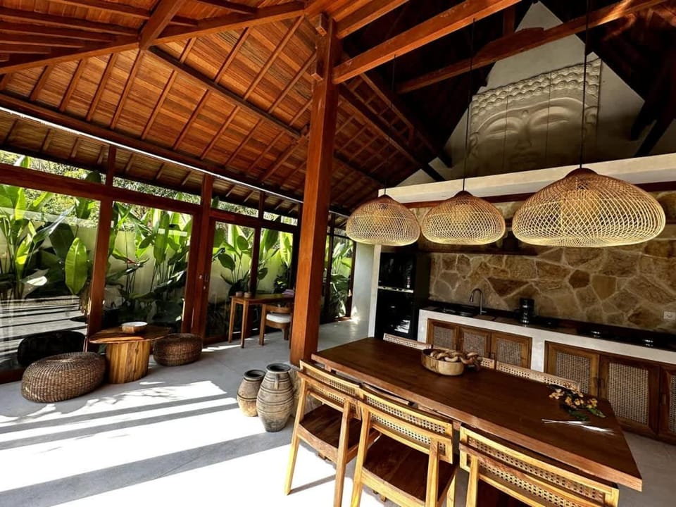 Patio, Dining area